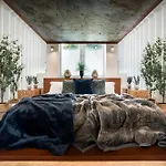 Hotell Aphrodites Group - Luxury Hot Tub In District!