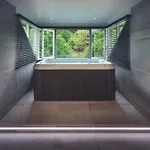 Hotell Aphrodites Group - Luxury Hot Tub In District!