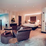 Hotell Aphrodites Group - Luxury Hot Tub In District! Bowness-on-Windermere