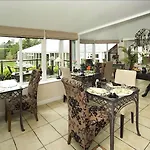 Aphrodites Group - Luxury Hot Tub In District! Hotell Bowness-on-Windermere