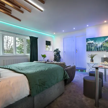 Aphrodites Group - Luxury Hot Tub In District! 5* Bowness-on-Windermere