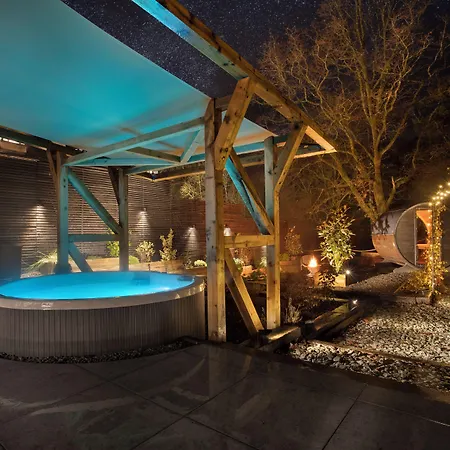 Hotel Aphrodites Group - Luxury Hot Tub In District! Bowness-on-Windermere